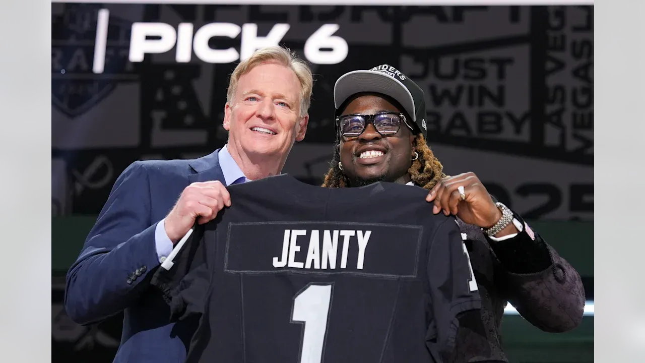 Ashton Jeanty beim NFL Draft 2025.
